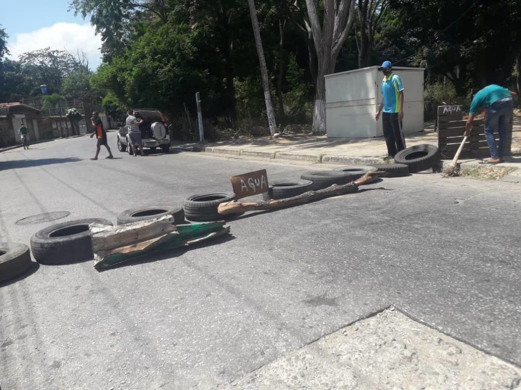 En Nueva Esparta cierran calle La Noria por segunda vez en protesta por agua