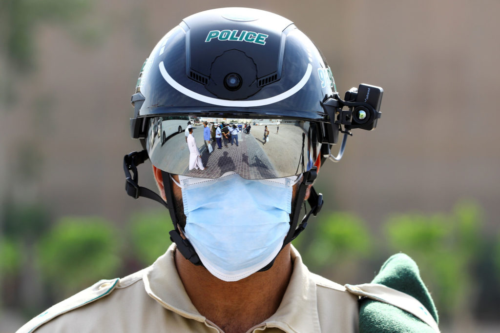 casco inteligente que mide la temperatura a 200