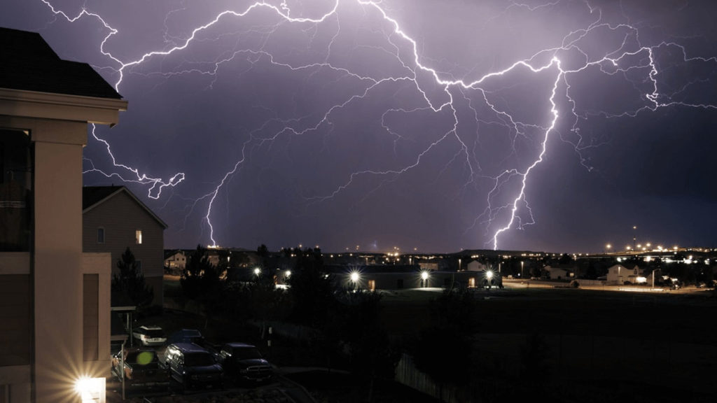 Conoce las cosas que se deben evitar hacer en una tormenta eléctrica