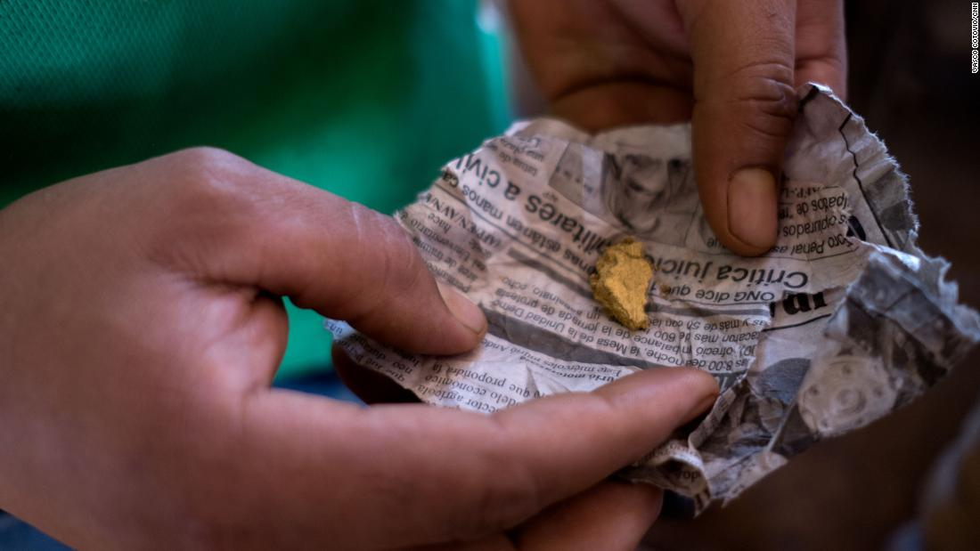 Mineros venezolanos venden el oro