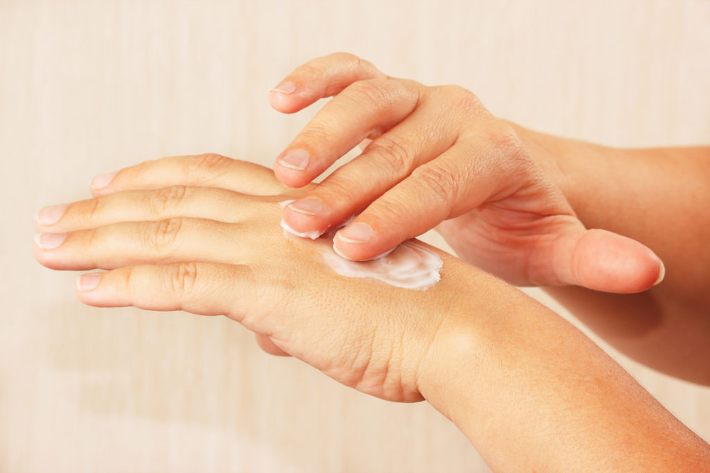 Remedios caseros para suavizar las manos después de lavarlas tanto