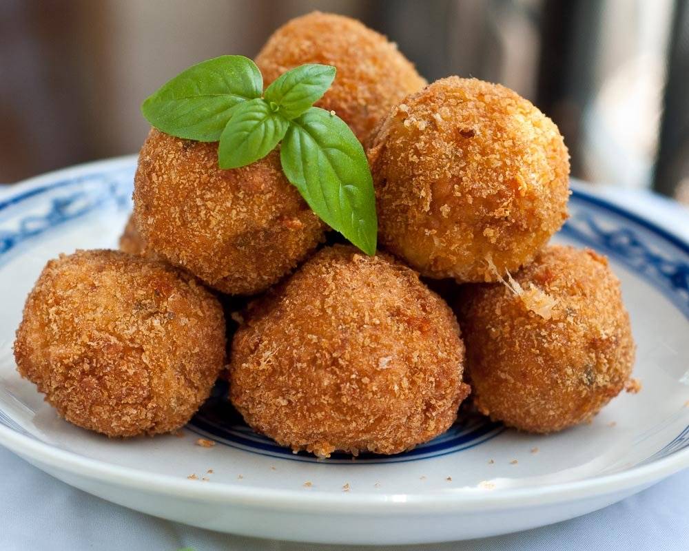 bolas de risotto rellenas de carne