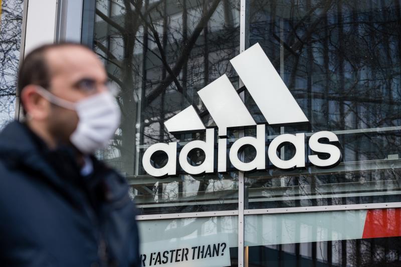 Adidas se compromete a contratar un 30 % de nuevos empleados negros o latinos