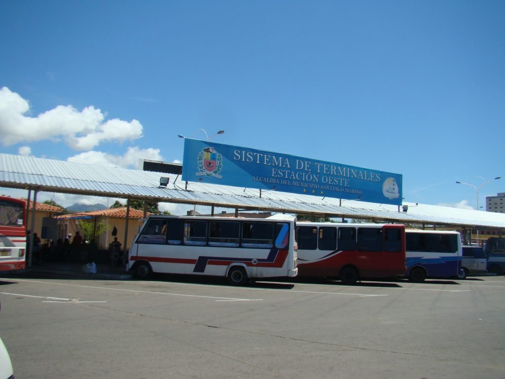 Alcaldía de Mariño supervisa obras en terminal de Porlamar