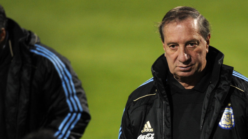 Carlos Bilardo, legendario entrenador argentino campeón mundial tiene coronavirus