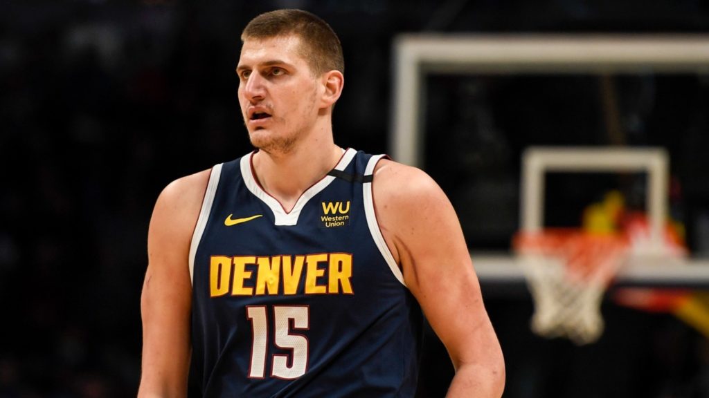 Nikola Jokic, la estrella de los Nuggets dio positivo al coronavirus