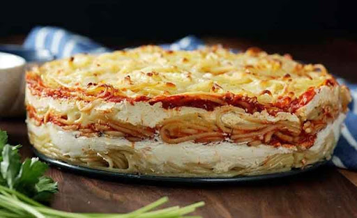 Descubre como preparar un pastel de espaguetis con carne y queso al horno