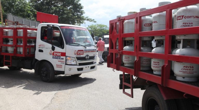 Alcaldía de Mariño distribuyó gas doméstico a más de 1.900 familias en La Auyama
