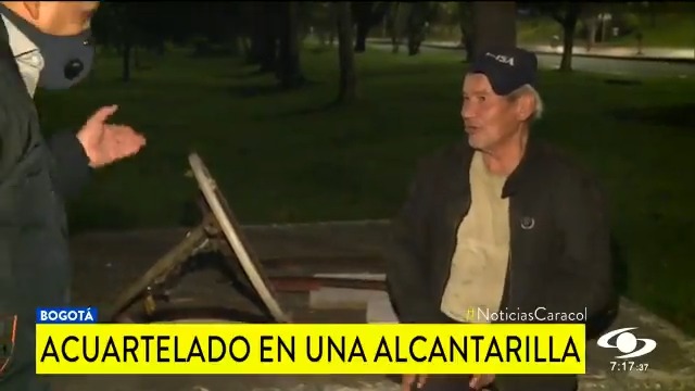 Vea el hombre que vive desde hace 13 años en una alcantarilla en Colombia (+Video)