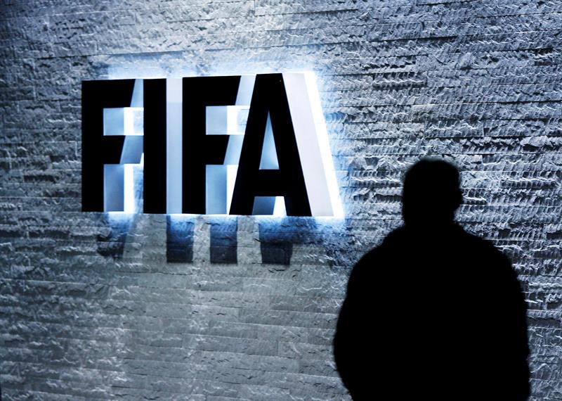 Fiscal federal de Suiza renuncia en medio de sospechas por el FIFA Gate