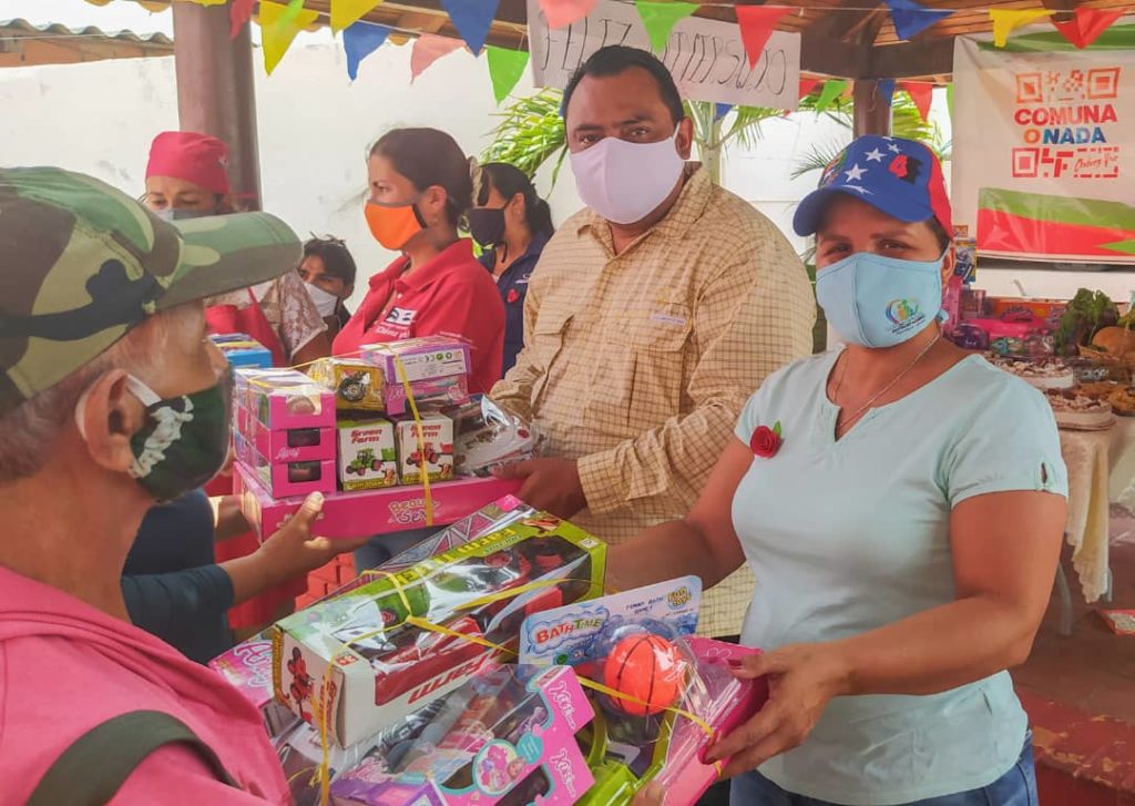 Madres Elaboradoras de Casas de Alimentación reciben obsequios de la Alcaldía de Mariño