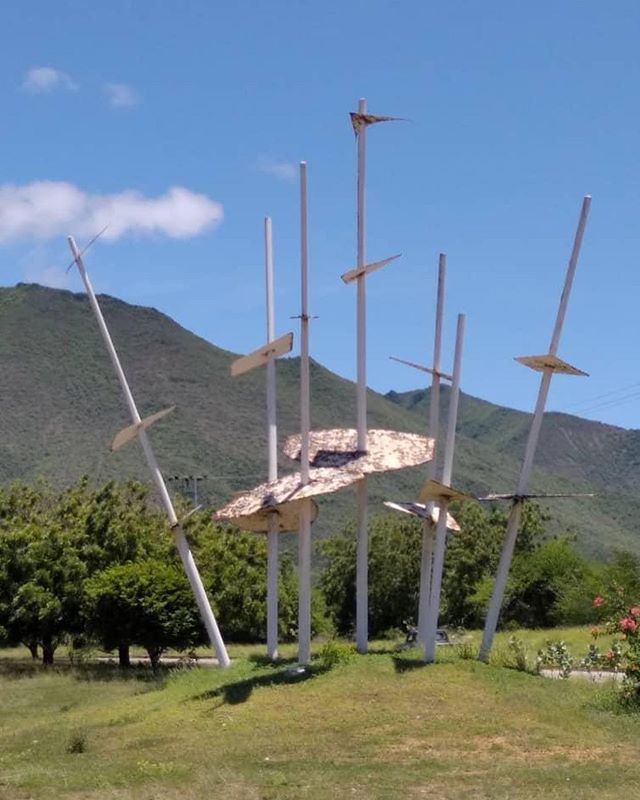 Inician la recuperación de la sexta escultura del museo vial de Maneiro