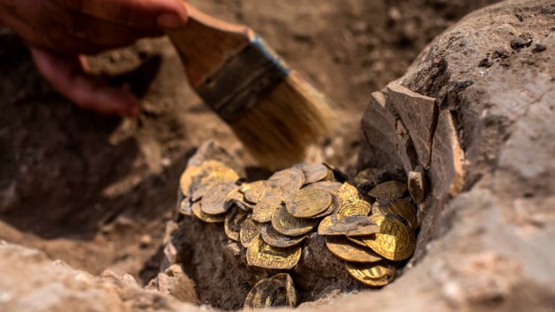 Hallan en Israel 425 monedas de oro de 24 quilates con más de 1.000 años de antigüedad