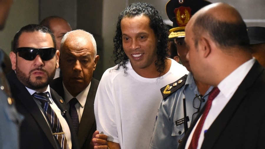 Revelan la fecha más probable para la liberación de Ronaldinho