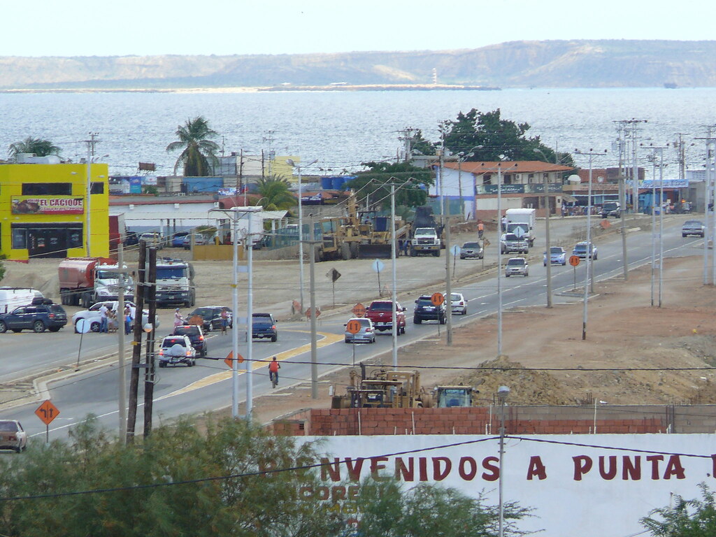 Reportan que la comunidad de la Calle Colón en Punta de Piedras llevan ya 28 horas sin luz