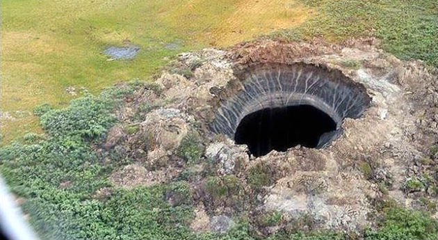 misterioso cráter de 50 metros