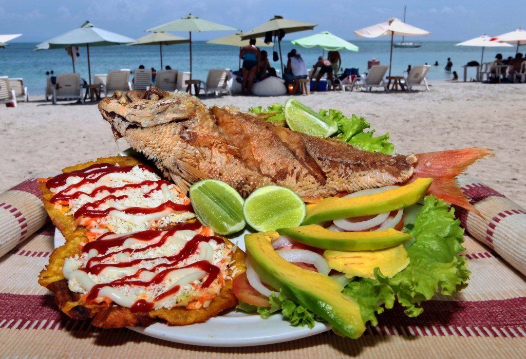 Habitantes de Barlovento dicen que el pescado frito en la playa cuesta entre 8 y 15 dólares