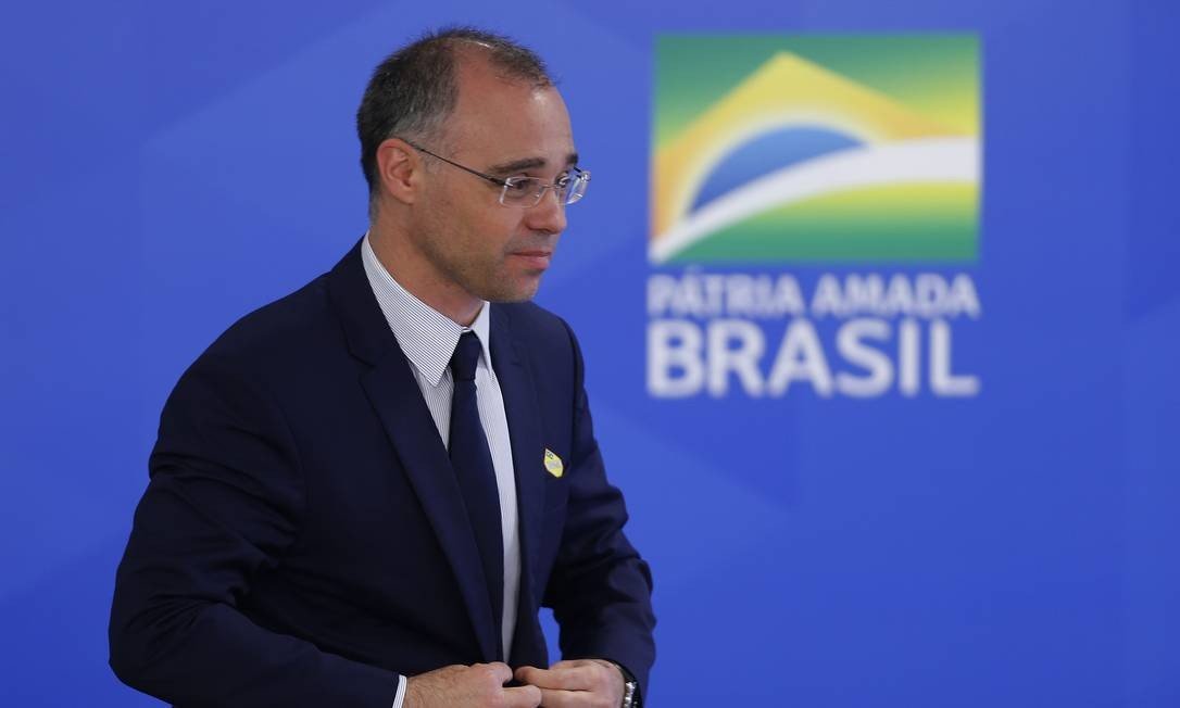 Ministro de Justicia de Brasil da positivo por Covid-19