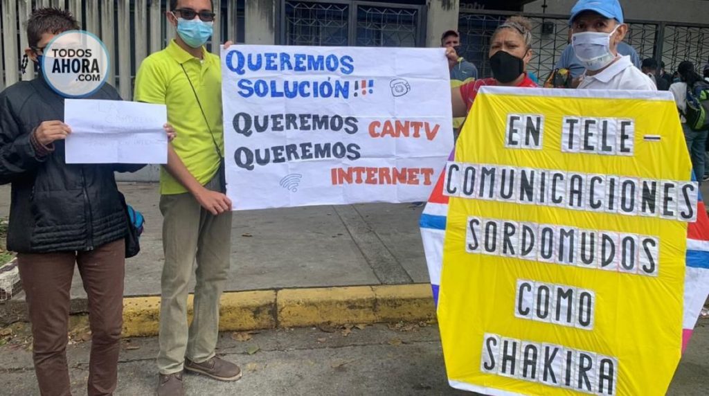 Caraqueños protestaron frente a Cantv por continuas fallas de internet