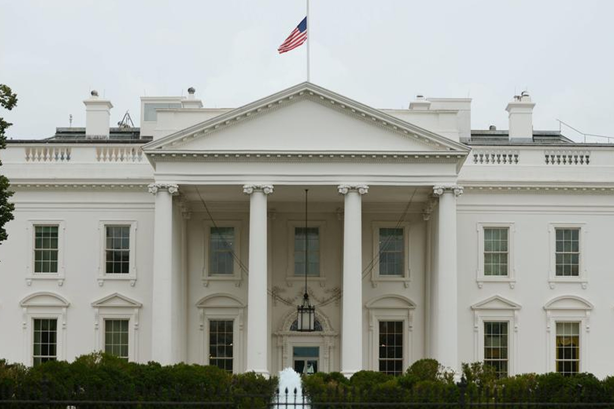 Extreman medidas de seguridad en la Casa Blanca ante posibles protestas