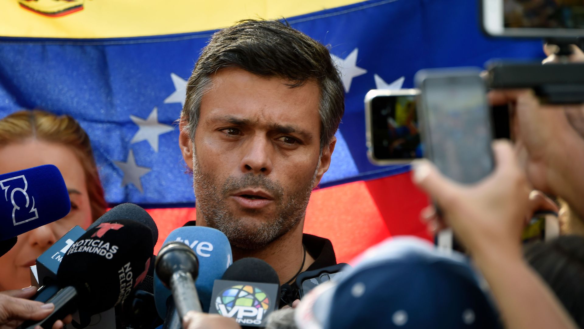 Leopoldo López asegura que no está planteado un Gobierno interino desde el exilio