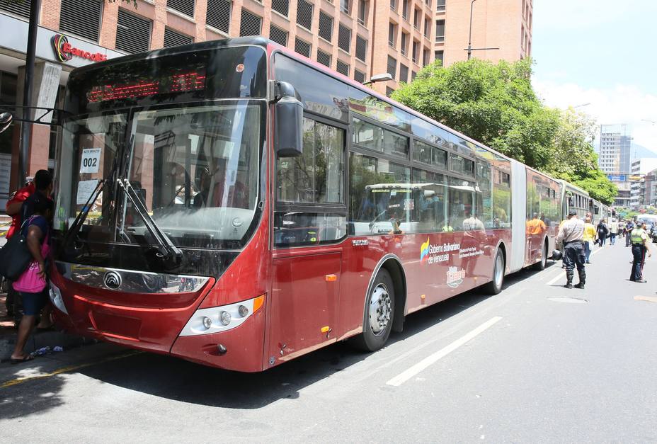 Roban un Metrobús en Plaza Venezuela cuando el chófer fue a buscar relevo