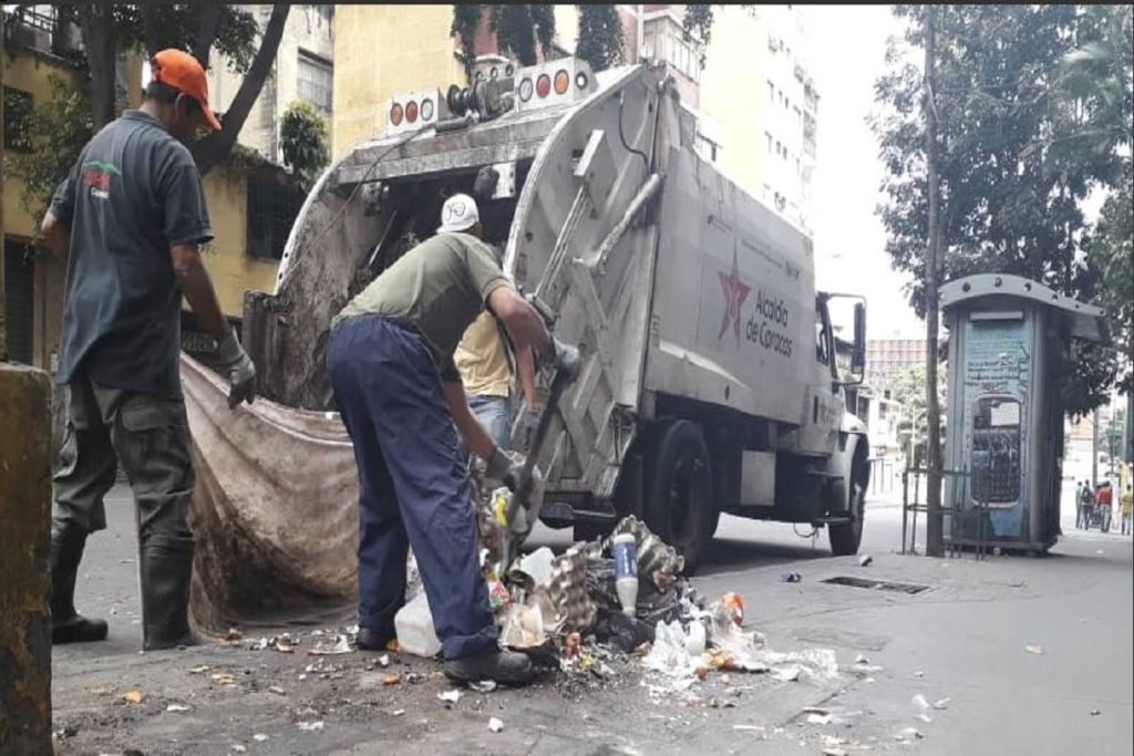 Denuncian reiterados aumentos en las tarifas del aseo en Caracas