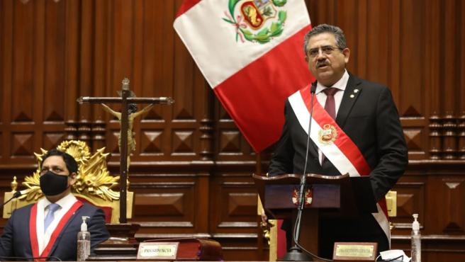 Denuncian al expresidente peruano Manuel Merino por homicidio tras la muerte de dos manifestantes