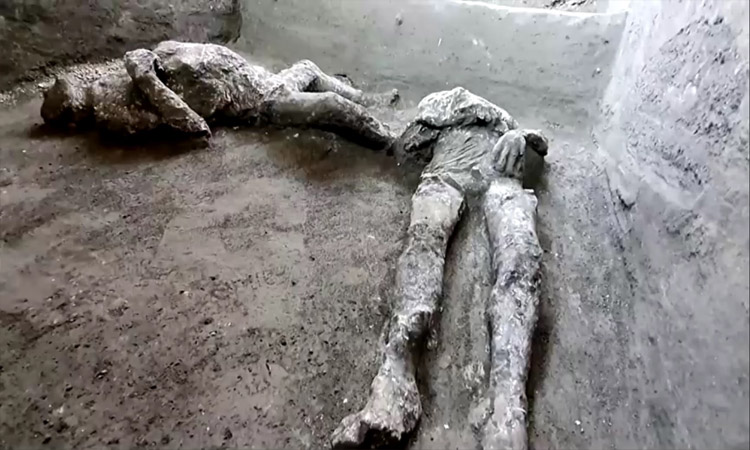 Hallaron dos cuerpos casi intactos que murieron por la erupción del Vesubio (+Fotos)