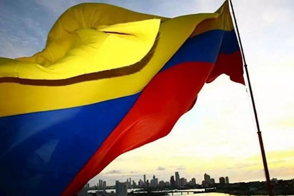 Autoridades investigan nexos entre diplomáticos rusos expulsados de Colombia y el régimen de Maduro