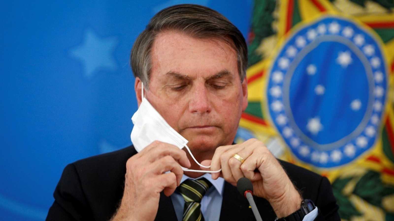 Bolsonaro advierte que no se hará responsable de los efectos secundarios de la vacuna contra el covid-19