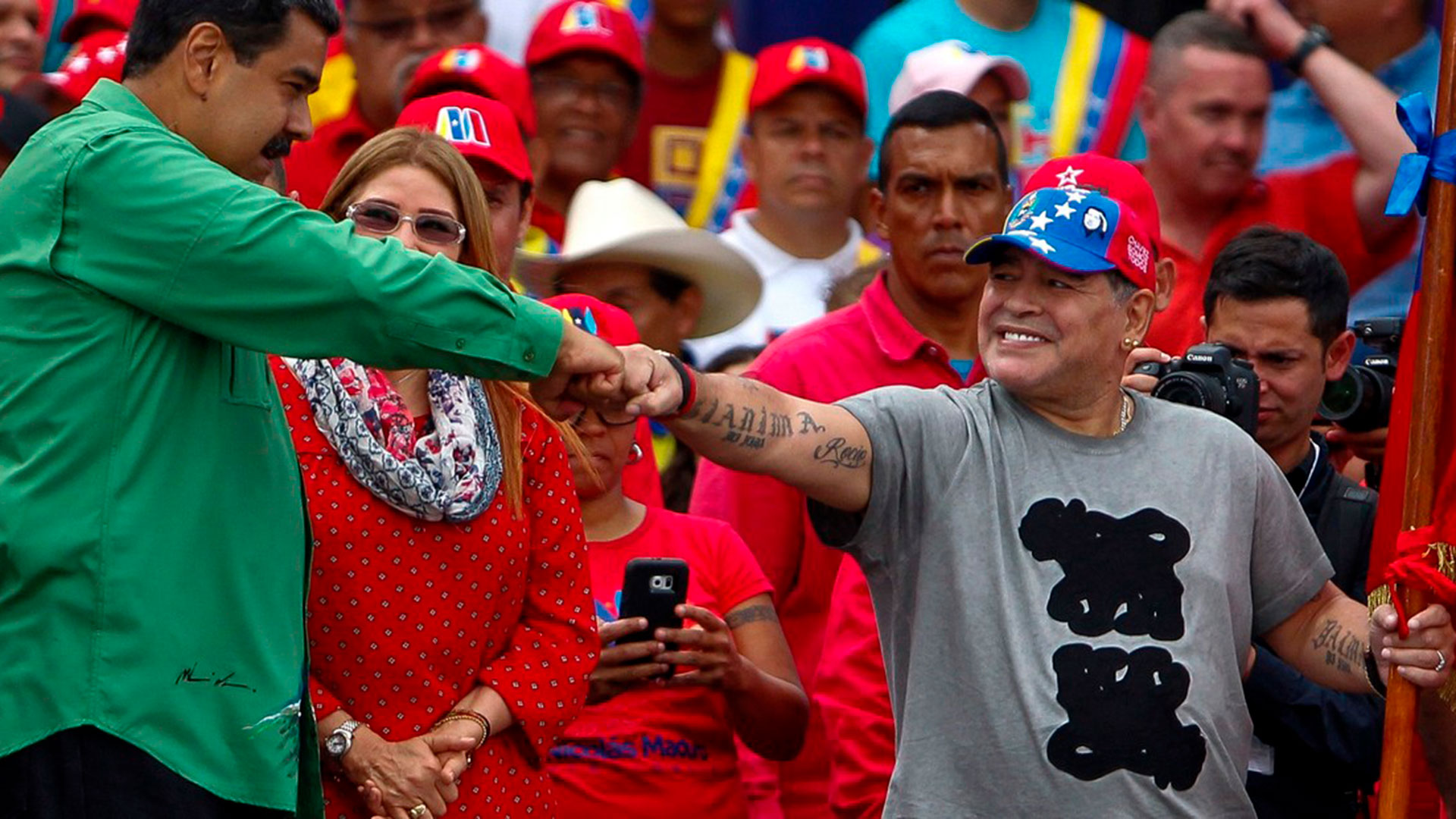 Caraqueños repudian el homenaje que el Régimen le hará a Maradona