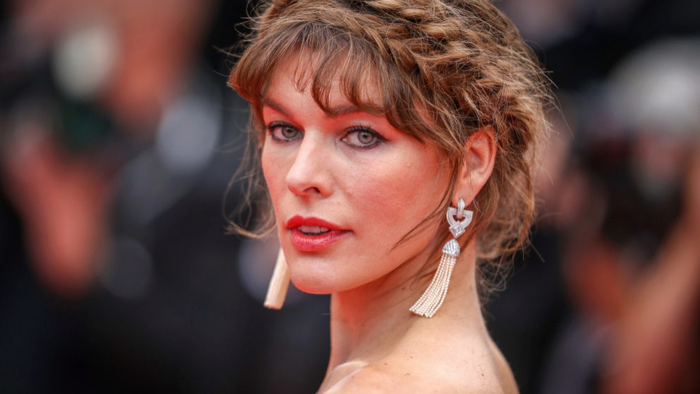 Película "Monster Hunter" protagonizada por Milla Jovovich fue retirada de los cines chinos tras broma racista