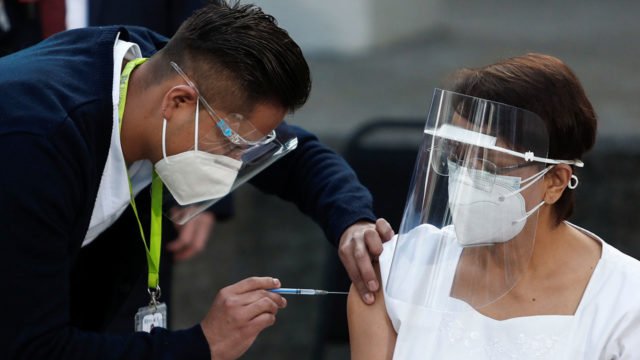 Primer lote de vacunas de Pfizer y BioNTech contra la covid-19 llegó a México