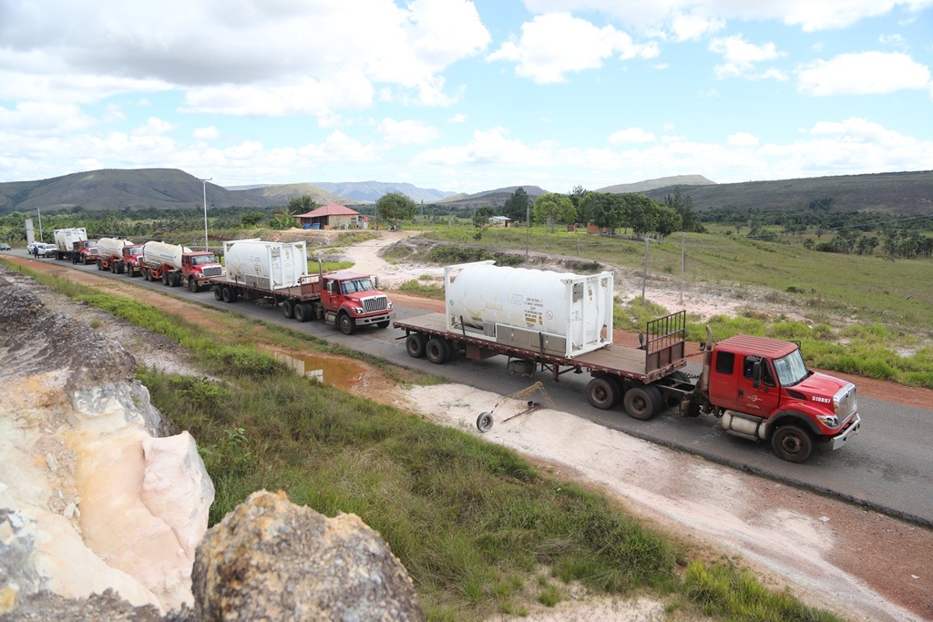 Régimen de Maduro envía otros dos camiones de oxígeno a Brasil para atender covid-19