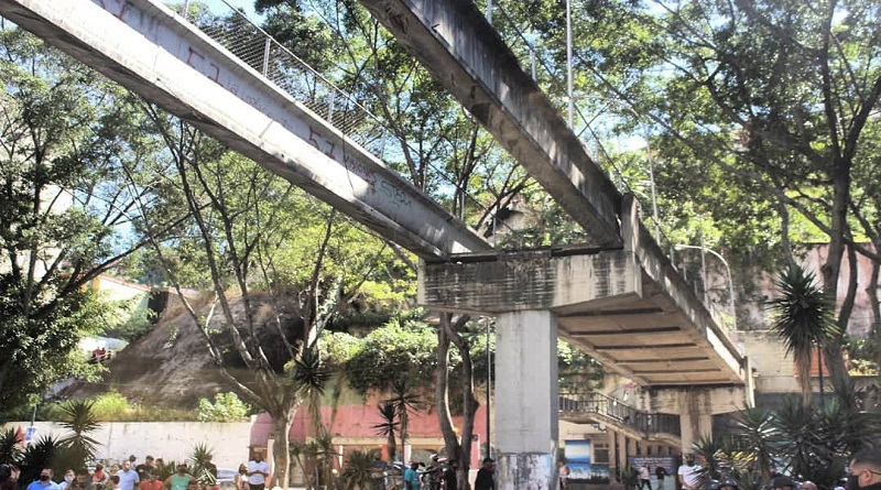 En San Agustín siguen a la espera de la reparación de pasarela que conecta con Parque Central