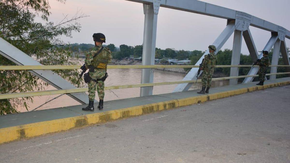 Gobierno de Colombia envía militares a la frontera tras el conflicto armado en Apure