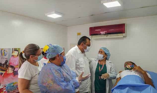 Alcalde de Mariño entregó tratamientos médicos por Bs. 2 mil 300 millones