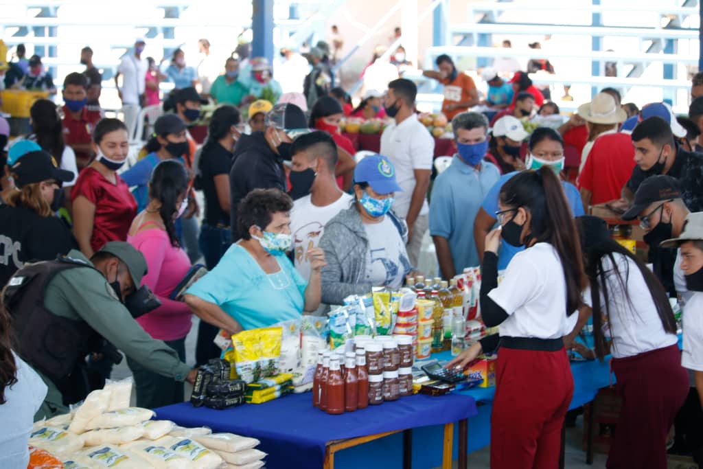 Instalan Mercado Popular en Coche con más de 11 mil kilos de alimentos