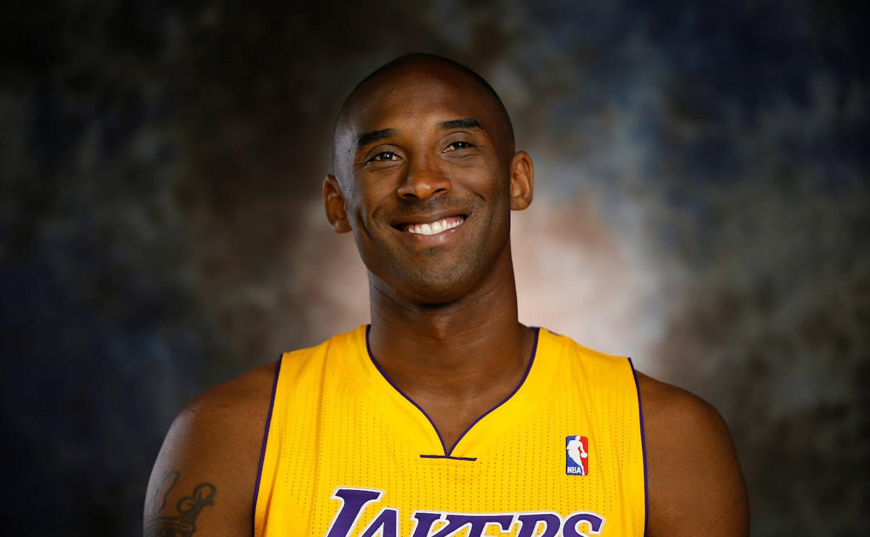 Tarjeta coleccionable de Kobe Bryant fue vendida por casi 1,8 millones de dólares