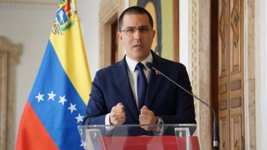Arreaza rechazó preocupación de Colombia por desplazamiento de venezolanos en Apure