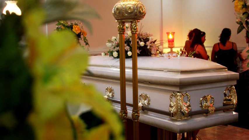 Funerarias y cementerios permitirán hasta 10 personas en los velorios