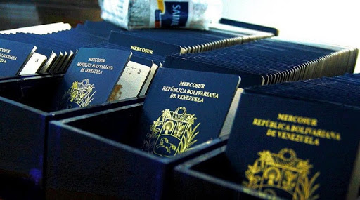 Saime entregará valijas con pasaportes para venezolanos en México