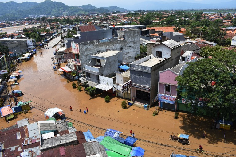 Al menos 95 personas han fallecido por las inundaciones en Indonesia