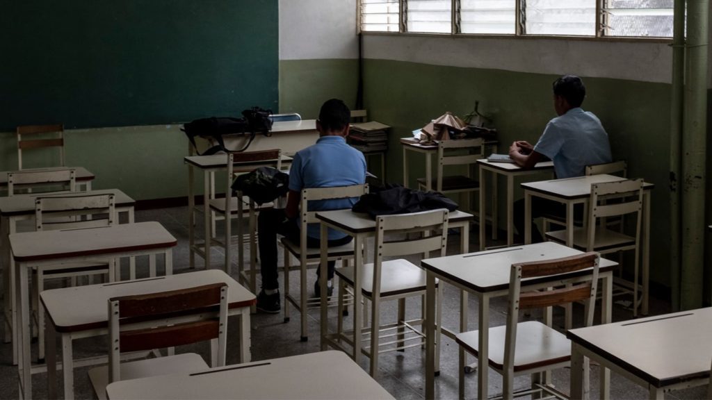Colegios privados piden al régimen permitir el regreso a clases de forma masiva