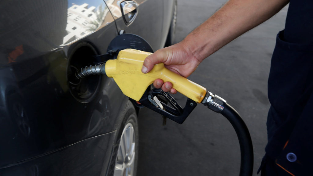 Usuarios denuncian que llegan a tardar hasta cuatro días para comprar gasolina en Zulia