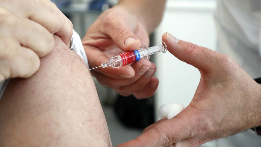 Más de 200 millones de personas recibieron vacuna para la covid-19 en China