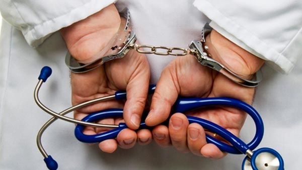 Provea denunció que más de 20 médicos fueron detenidos hasta enero de 2021 por denunciar precariedades