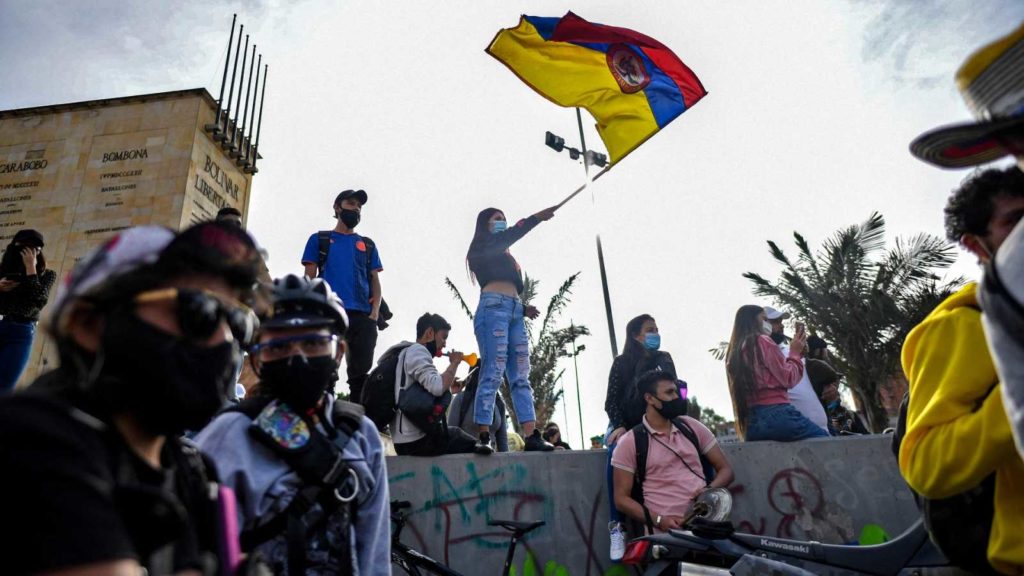 Colombia pide diálogo para poner fin a la violencia tras nueve días de protestas
