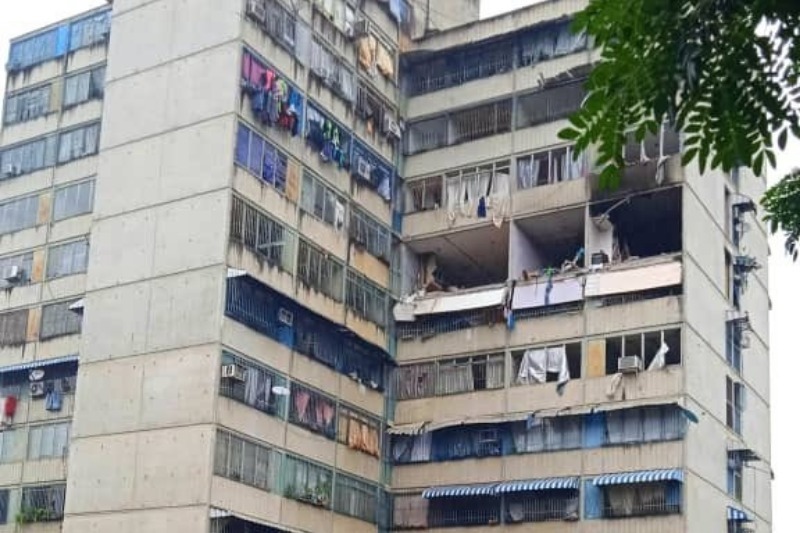 Reportan explosión por presunta fuga de gas doméstico en un edificio de Ocumare del Tuy (+Fotos)
